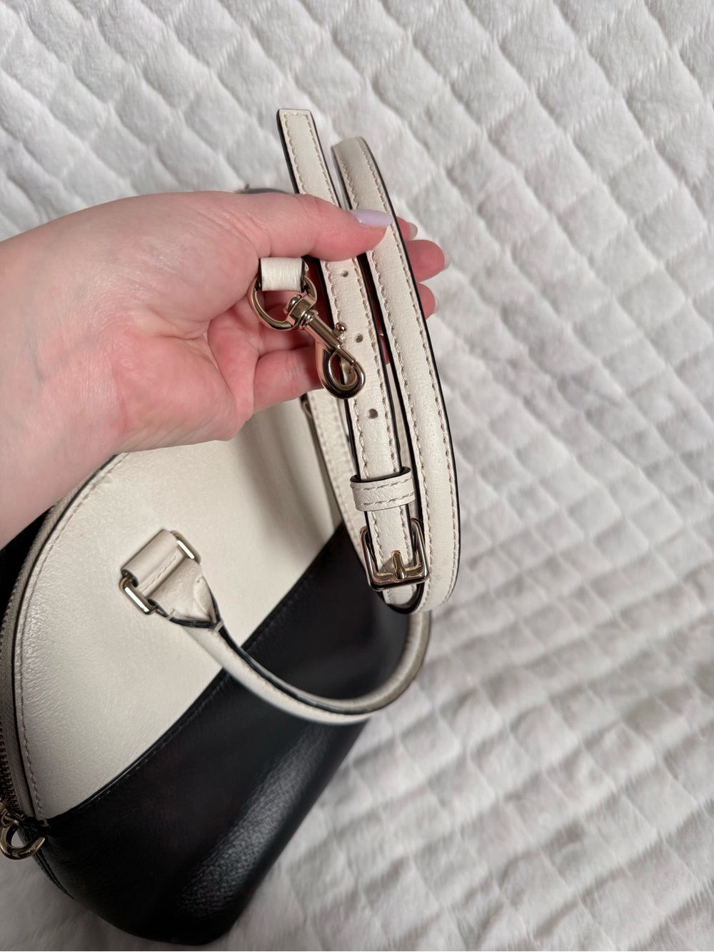 Classic Kate Spade Two-Tone Black and White Grove Street Carli Bag - Picture 12 of 12
